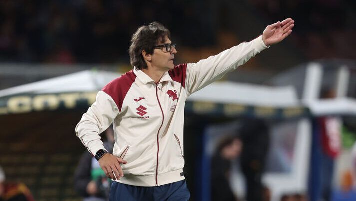 LECCE, ITALY - MAY 18: Head coach of Torino Paolo Vanoli gestures during the Serie A match between Lecce and Torino at Stadio Via del Mare on May 18, 2025 in Lecce, Italy. (Photo by Maurizio Lagana/Getty Images) BREAKING – È finita per Vanoli al Torino! Chi può arrivare al suo posto: tre in lista - immagine 1