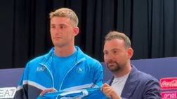 Lucca presenta la sua maglia del Napoli! Il video in compagnia del DS Manna