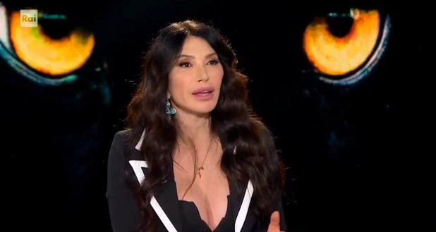 Carmen Di Pietro: “Single da 10 anni. Anche perché dopo la morte del mio ex marito…” Carmen Di Pietro: “Single da 10 anni. Anche perché dopo la morte del mio ex marito…” - immagine 1