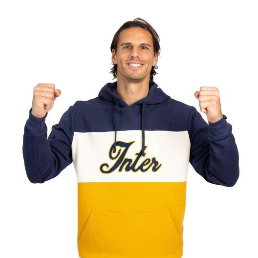 Inter, nuovi arrivi nello store ufficiale: lanciata la collezione IM College- immagine 4