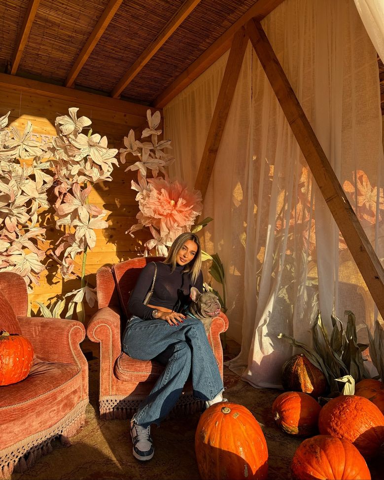 Halloween, Chiara Frattesi delizia i suoi follower con le sue forme- immagine 3