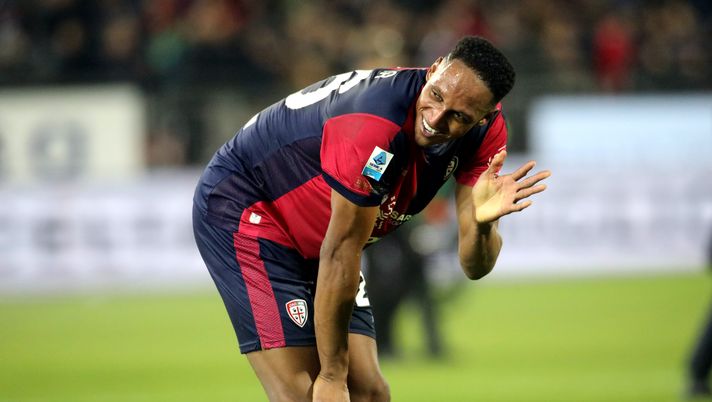CAGLIARI, ITALY - MARCH 07: Yerry Mina of Cagliari looks on during the Serie A match between Cagliari and Genoa at Sardegna Arena on March 07, 2025 in Cagliari, Italy. (Photo by Enrico Locci/Getty Images) Cagliari, la situazione in vista della Roma: rischia Mina, solo una botta per Felici - immagine 1
