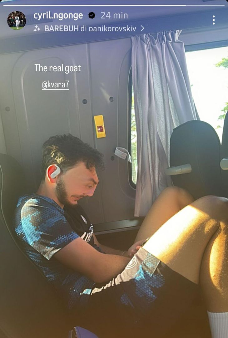 Scherzo social tra Kvara e Ngonge