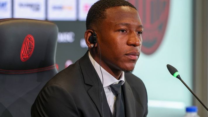 Pervis Estupinan AC Milan conferenza stampa