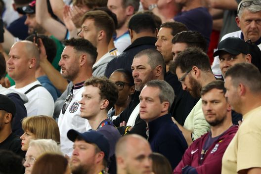 Inghilterra, alcuni tifosi lasciano lo stadio e si perdono il gol di Bellingham- immagine 3