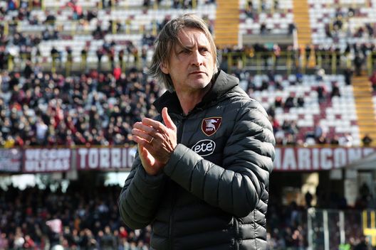SALERNO, ITALY - MARCH 12: Davide Nicola US Salernitana coach before the Serie A match between US Salernitana and US Sassuolo at Stadio Arechi on March 12, 2022 in Salerno, Italy. (Photo by Francesco Pecoraro/Getty Images) Siotto (SalernitanaNews): “Nicola? Molti lo vogliono anche in caso di Serie B”- immagine 2