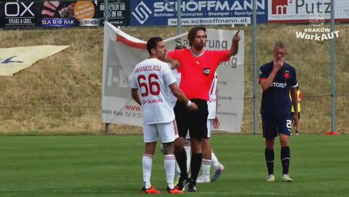 Arbitro espelle il giocatore, le squadre si lamentano e lui…abbandona il match! - immagine 1