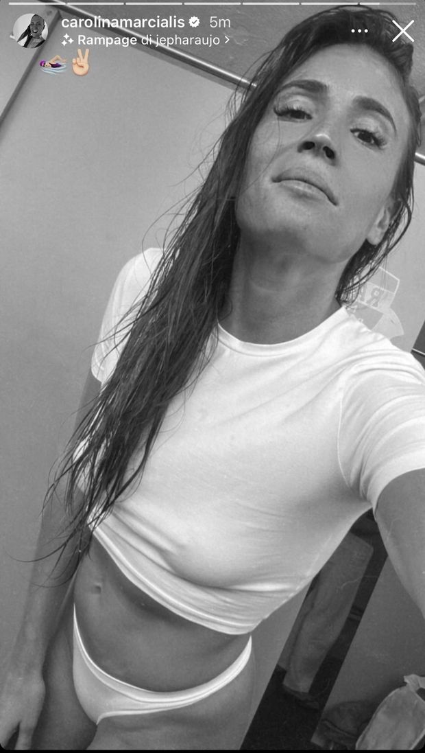Carolina Marcialis, fisico spettacolare. Lady Cassano fa sognare i social con le sue curve- immagine 2