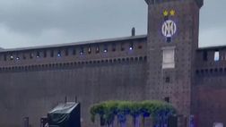VIDEO / Il Castello Sforzesco tinto di nerazzurro per la vittoria del 20esimo scudetto