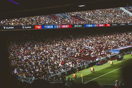 Perché i derby infiammano così tanto i tifosi e il trend della passione per il calcio online - immagine 1