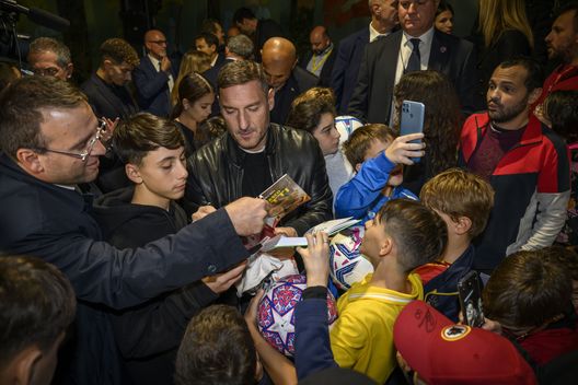 Getty for FIGC Totti e Spalletti mantengono la promessa: pace fatta al Bambin Gesù – FOTO- immagine 2