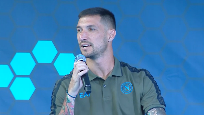 Politano: “Allenamenti di Conte stancanti. Osimhen? Bisogna accettare le sue scelte” Politano: “Allenamenti di Conte stancanti. Osimhen? Bisogna accettare le sue scelte” - immagine 1