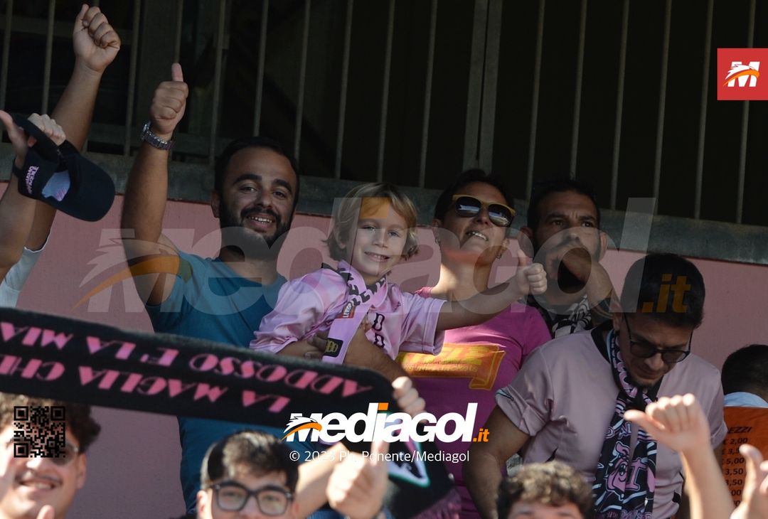FOTOTIFO Palermo-Sudtirol 2-1, gli scatti ai tifosi al “Renzo Barbera” (GALLERY) - immagine 55