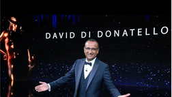 Carlo Conti commenta l’errore in Inter-Fiorentina: il siparietto con Cattelan