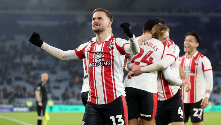 LEICESTER, ENGLAND - FEBRUARY 10: Leo Scienza of Southampton celebrates his team's fourth goal scored by teammate Shea Charles during the Sky Bet Championship match between Leicester City and Southampton at The King Power Stadium on February 10, 2026 in Leicester, England. (Photo by Michael Regan/Getty Images) Southampton-Blackburn: come vedere gratuitamente il match della Championship - immagine 1