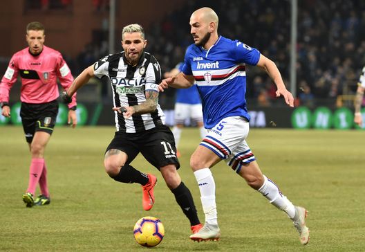 Genoa, Italia - 26 gennaio 2019: Riccardo Saponara della Sampdoria e Valon Behrami dell'Udinese. (Foto di Paolo Rattini/Getty Images) Valon Behrami torna al Watford: sarà il nuovo direttore sportivo del club- immagine 2