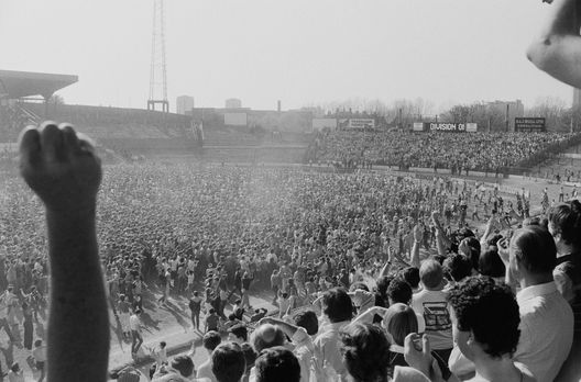 Stamford Bridge durante un Chelsea v Leeds United del 1984 - Ph Getty Images