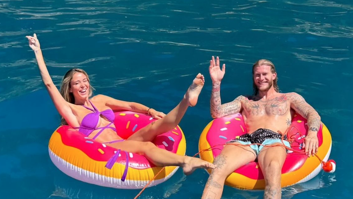Diletta e Karius, la vacanza continua. La Leotta in mare assieme al marito su due…ciambelle - immagine 1
