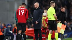 United, Ten Hag allontana voci di mercato: “Varane? Non so di cosa parlate”