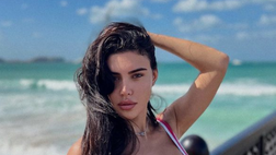 Michelle Sander, sirenetta sexy in costume. Natale al mare per l’ex lady Petagna