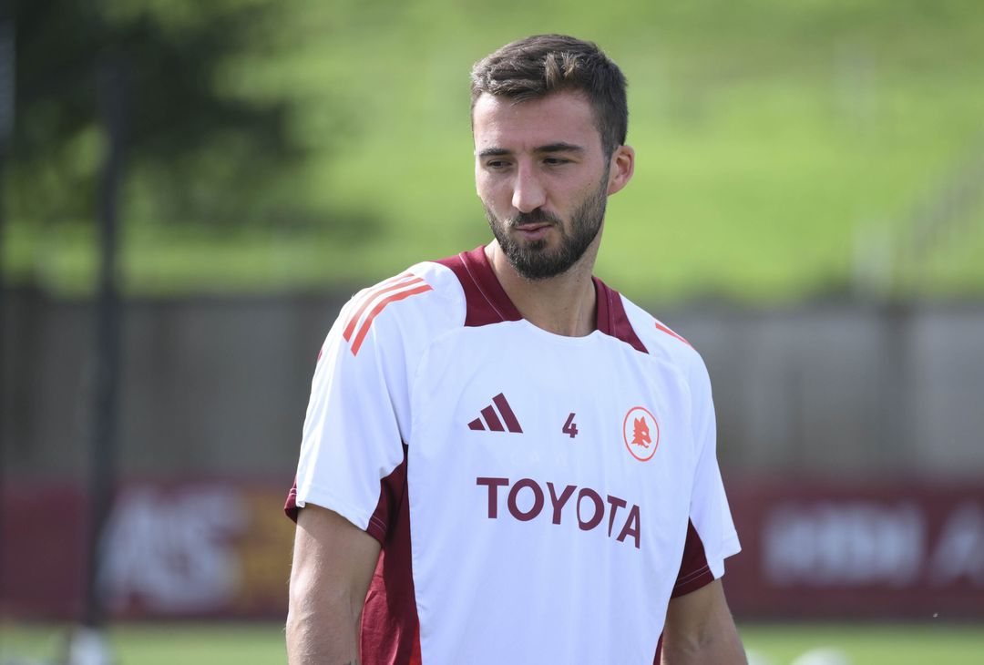 Roma, l’allenamento del venerdì: c’è Pellegrini, out Dybala – FOTOGALLERY - immagine 16