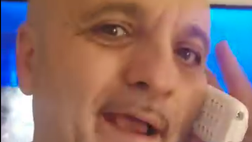 Peppe Iodice “telefona” a Conte: “Da quando ci sei tu nun tengo chiù paura ‘e niente”