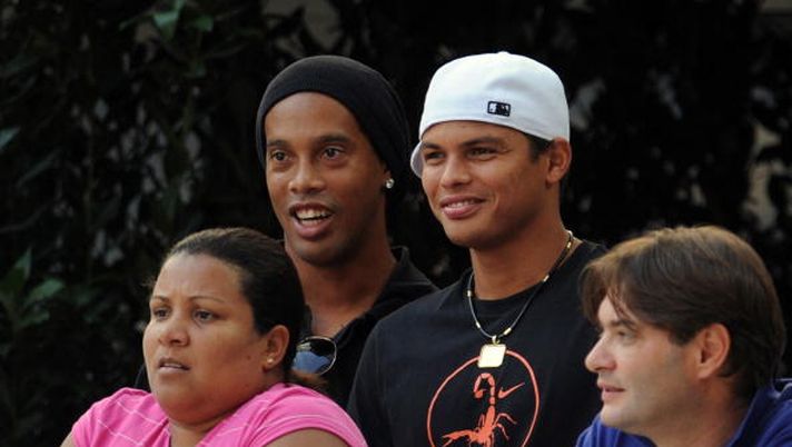 MILAN, ITALY - SEPTEMBER 20: Ronaldinho (L) and Thiago Silva of AC Milan attend during the Serie A match between AC Milan and Bologna FC at Stadio Giuseppe Meazza on September 20, 2009 in Milan, Italy. (Photo by Valerio Pennicino/Getty Images) Thiago Silva