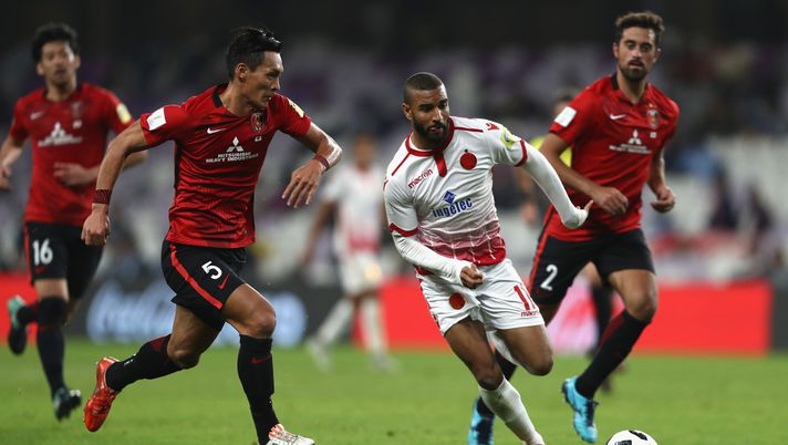 Ismail El Haddad del Wydad Casablanca in azione con Tomoaki Makino dell'Urawa Reds durante la FIFA Club World Cup UAE 2017. (Foto di Francois Nel/Getty Images) Juventus, alla scoperta del Wydad Casablanca: il club più titolato del Marocco - immagine 1