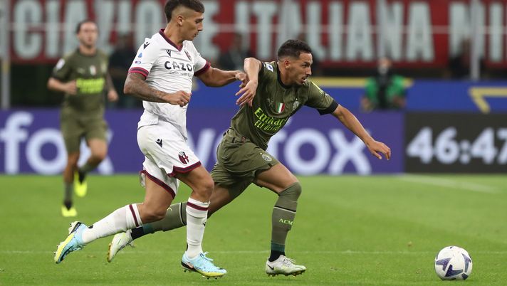 MILAN, ITALY - AUGUST 27: Ismael Bennacer of AC Milan battles for possession with Nicolas Dominguez of Bologna during the Serie A match between AC Milan and Bologna FC at Stadio Giuseppe Meazza on August 27, 2022 in Milan, Italy. (Photo by Marco Luzzani/Getty Images) Gazzetta – Idea Bennacer, ma l’ingaggio è alto - immagine 1