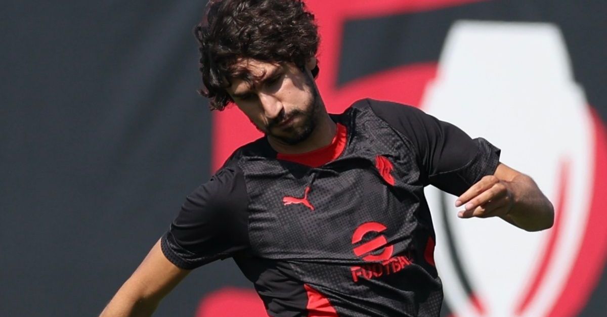 Calciomercato Milan, Al Shabab su Adli. Ma emerge un’altra possibilità Calciomercato Milan, Al Shabab su Adli. Ma emerge un’altra possibilità
