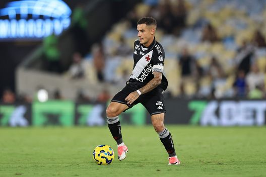 RIO DE JANEIRO, BRASILE - 21 DICEMBRE: Philippe Coutinho del Vasco da Gama controlla la palla durante la partita di ritorno finale della Copa Do Brasil 2025 tra Corinthians e Vasco da Gama allo stadio Maracana il 21 dicembre 2025 a Rio de Janeiro, Brasile. (Foto di Buda Mendes/Getty Images)