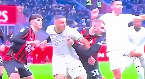 @larbitropiugrossoditiktok,la deviazione di Pavlovic è naturale essendo in marcatura e poi la posizione è ravvicinata...