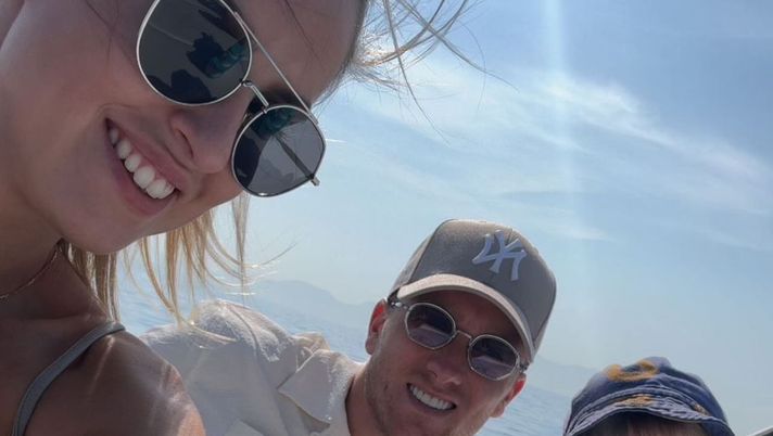 Zielinski torna a Napoli per un weekend: relax al mare con la famiglia - immagine 1