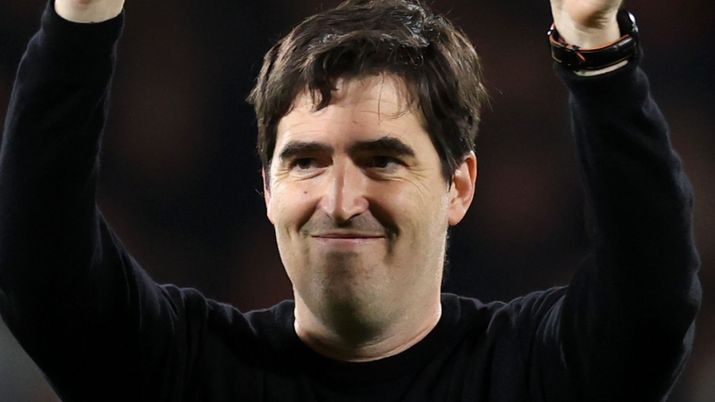 Andoni Iraola, ex allenatore Bournemouth, nel mirino del Milan per la panchina | AC Milan News (Credits foto: Getty Images) Milan, c'è già l'offerta per convincere Iraola: Schira svela i dettagli