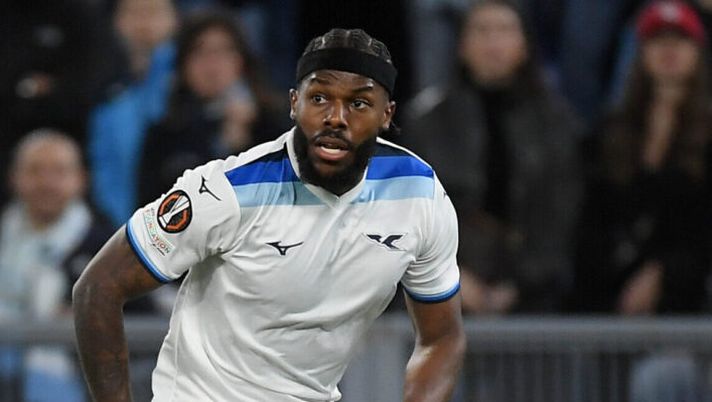 ROME, ITALY - MARCH 13: Nuno Tavares of SS Lazio compete for the ball with Lukas Cerv of Viktoria Plzen during the UEFA Europa League 2024/25 Round of 16 Second Leg match between S.S. Lazio and FC Viktoria Plzen at Stadio Olimpico on March 13, 2025 in Rome, Italy. (Photo by Marco Rosi - SS Lazio/Getty Images) Lazio, Sarri cerca soluzioni alternative a Tavares: in lista anche un ritorno importante in A - immagine 1