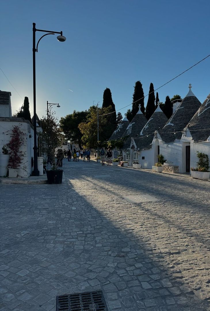 GALLERY Papà Cholito si gode il riposo: visita in Puglia con amici e famiglia - immagine 15