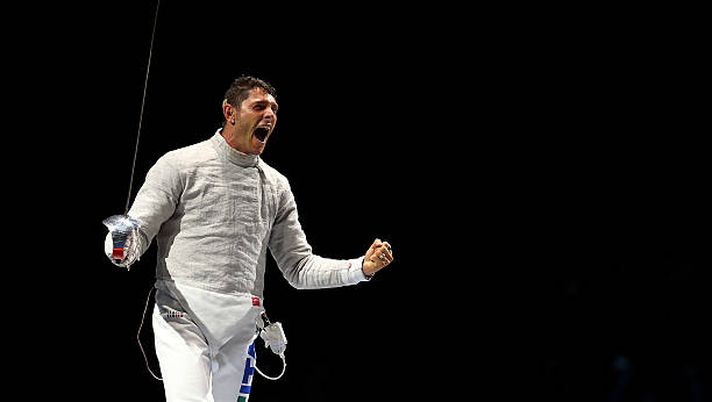 LONDON, ENGLAND - AUGUST 03: Aldo Montano of Italy reacts after winning the bronze medal by defeating Russia during the Men's Sabre Team Fencing on Day 7 of the London 2012 Olympic Games at ExCeL on August 3, 2012 in London, England. (Photo by Hannah Peters/Getty Images) Aldo Montano ricoverato per shock anafilattico alla caseina: adesso è fuori pericolo - immagine 1