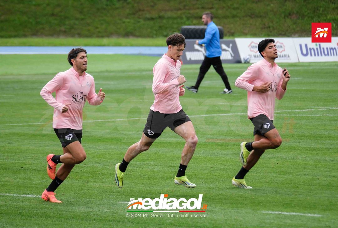 FOTO Ritiro Palermo, gli scatti della seduta mattutina dei rosanero (Gallery) - immagine 32