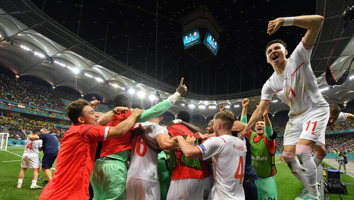 La pittura, il golf… Lichtsteiner: chi è Ruben, un Vargas destro per Italiano- immagine 2