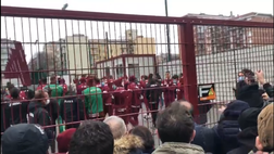 Video – Torino, il confronto squadra-tifosi si conclude tra fischi e insulti