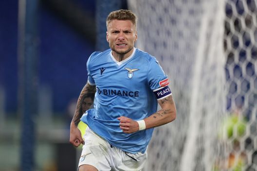 ROME, ITALY - APRIL 16: Ciro Immobile of Lazio celebrates scoring their side's first goal during the Serie A match between SS Lazio and Torino FC at Stadio Olimpico on April 16, 2022 in Rome, Italy. (Photo by Paolo Bruno/Getty Images) Ischiboni (LazioPress): “Juric ha ragione, l’organico della Lazio è migliorato”- immagine 2
