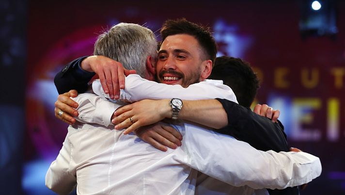 MUNICH, GERMANY - MAY 20: Head coach Carlo Ancelotti is hugged by his son Davide Ancelotti during the FC Bayern Muenchen Championship party following the Bundesliga match between Bayern Muenchen and SC Freiburg at Postpalast on May 20, 2017 in Munich, Germany. (Photo by Alexander Hassenstein/Bongarts/Getty Images) Botafogo Davide Ancelotti