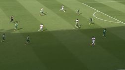 Parte da metà campo e va in gol: Silas segna una rete maradoniana!