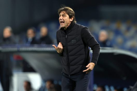 NAPLES, ITALY - FEBRUARY 15: Antonio Conte SSC Napoli head coach during the Serie A match between SSC Napoli and AS Roma at Stadio Diego Armando Maradona on February 15, 2026 in Naples, Italy. (Photo by Francesco Pecoraro/Getty Images)