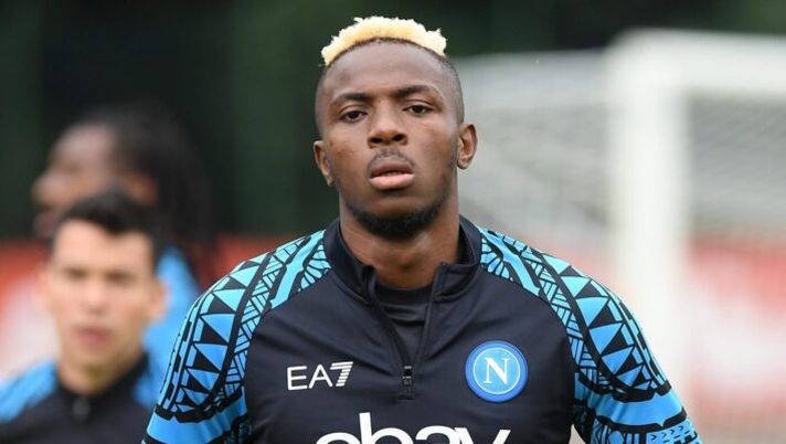 DIMARO, ITALY - JULY 22: Vìctor Osimhen of Napoli during a SSC Napoli training session on July 22, 2023 in Dimaro, Italy. (Photo by SSC NAPOLI/SSC NAPOLI via Getty Images) Osimhen subito scatenato, Lobotka e stop Mario Rui: tutto sull’amichevole del Napoli - immagine 1