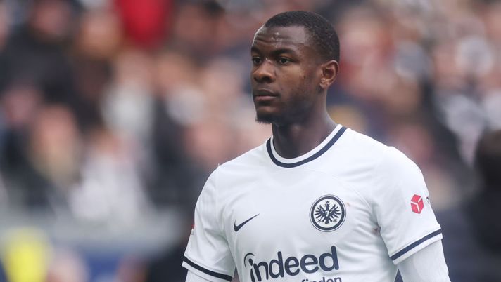 È quasi fatta per N’Dicka, gigante francese dell’Eintracht - immagine 1