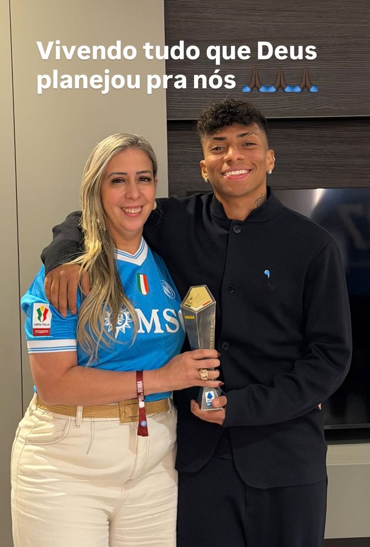 Alisson Santos festeggia il premio MVP e il primo gol con la famiglia – LA GALLERY - immagine 4