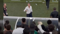 VIDEO / Mancini, brutto gesto: litiga con i tifosi arabi all’uscita dal campo