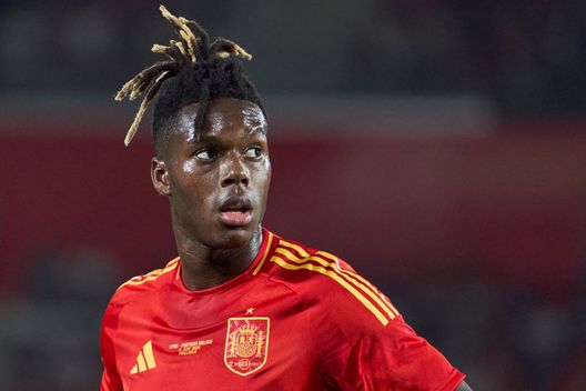 MAIORCA, SPAGNA - 8 GIUGNO: Nico Williams della Spagna osserva la partita amichevole internazionale tra Spagna e Irlanda del Nord all'Estadi de Son Moix, l'8 giugno 2024 a Maiorca, Spagna. (Foto di Rafa Babot/Getty Images) Tebas avverte il Barcellona: “Una cosa è firmare contratti, un’altra è registrarli”- immagine 3