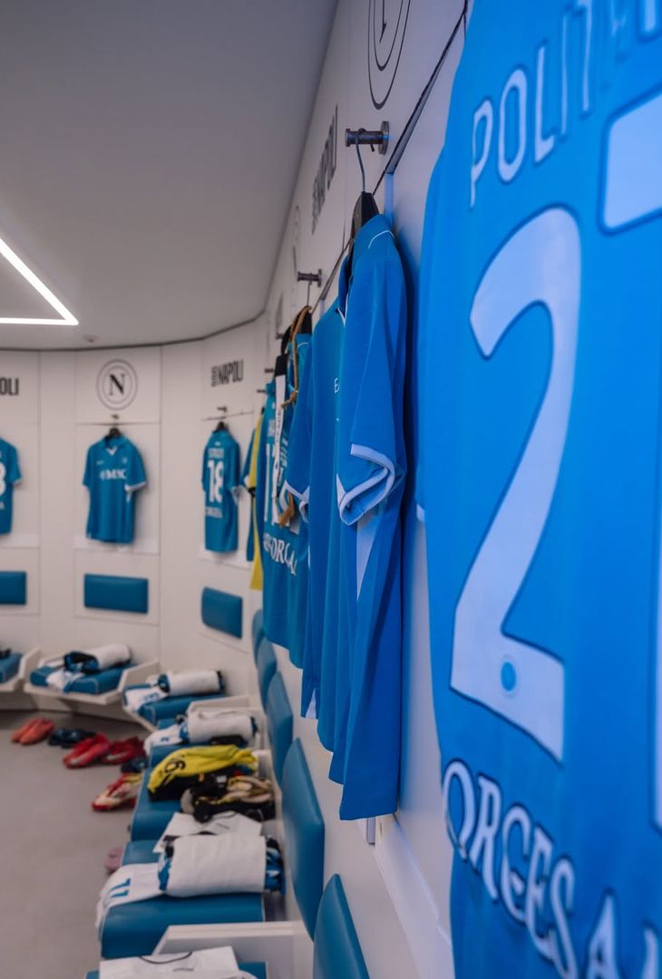 GALLERY Napoli-Fiorentina, tutto pronto nello spogliatoio: la scelta sulla divisa - immagine 4